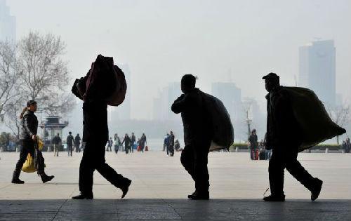 港媒关注北京的农民工：生活不容易但不想回农村