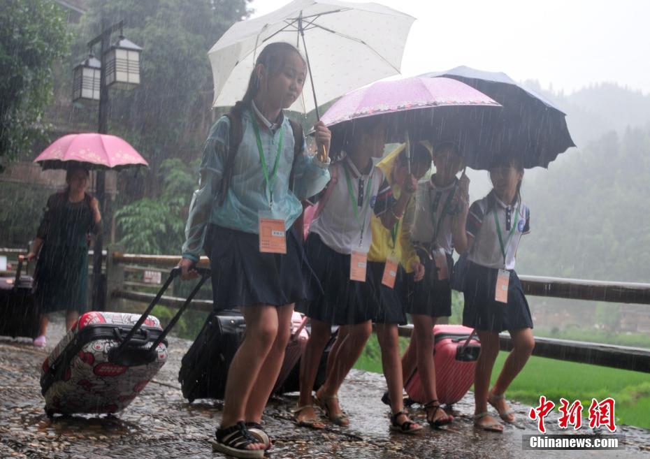 广西程阳风雨桥被洪水围困 紧急疏散游客_大学生村官_中国青年网