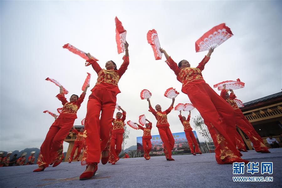 #（社会）（1）湖南湘西：乡村广场舞比赛