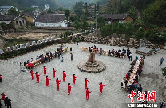 太源畲族乡水美村是“中国少数民族特色村寨”，畲族舞蹈、山歌是当地村民的最爱。　王剑　摄