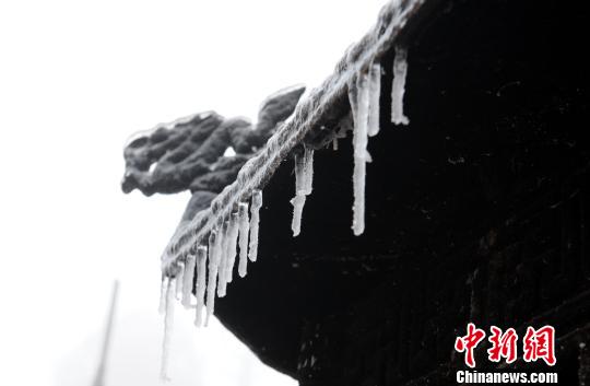 福建长汀供电全面防范雨雪冰灾